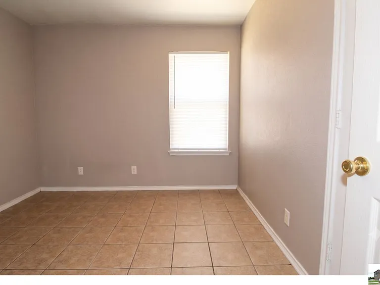 304 Jeff Gordon Dr #A — Photo 6