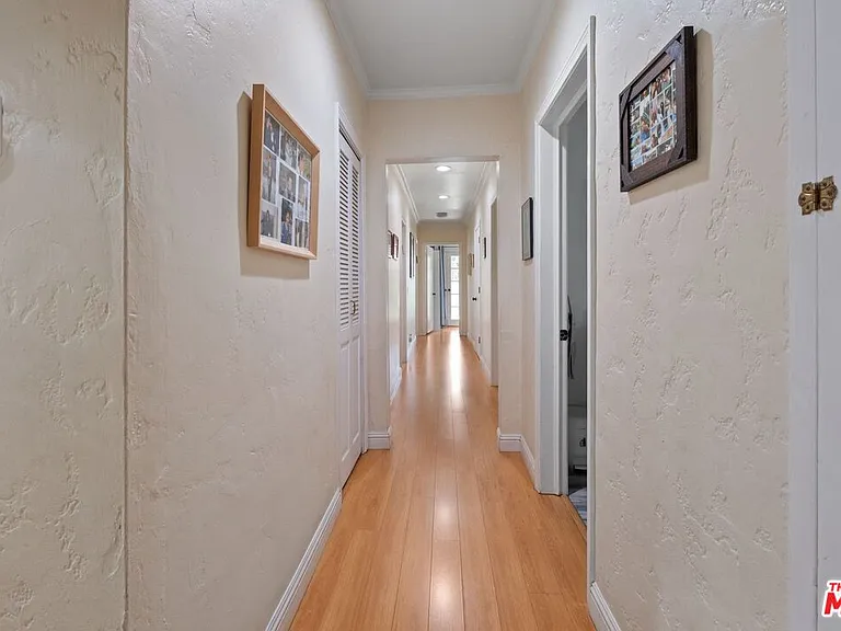 471 S Clark Dr — Photo 24