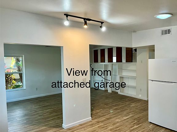 4th image of 7520 Meadowlawn Dr N