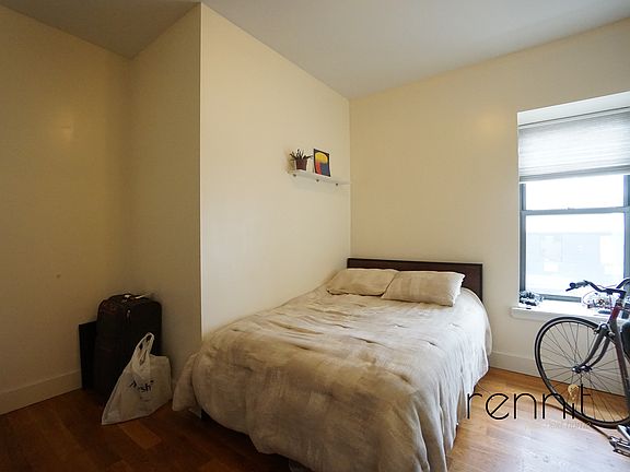 5th image of 453 Franklin Ave APT 2A