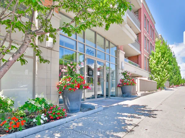900 Mount Pleasant Rd, Toronto, ON