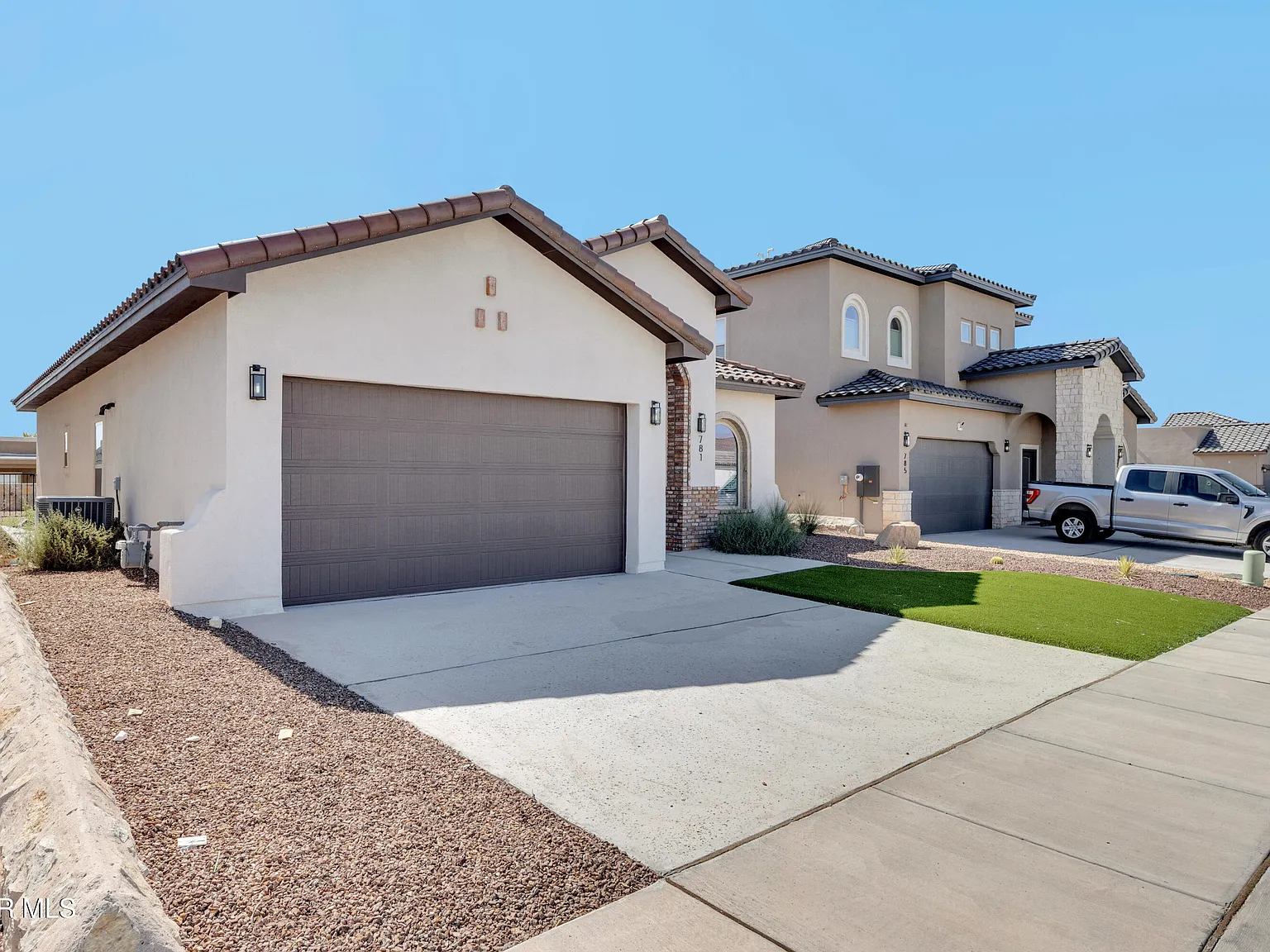3 bed, 2.0 bath, 1600 sqft, $2,300 — Photo 3