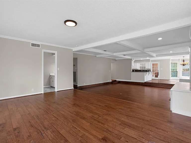 112 Kirkwood Ln — Photo 11