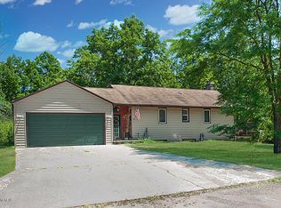 1865 E Pine Hill Ave, White Cloud, MI 49349