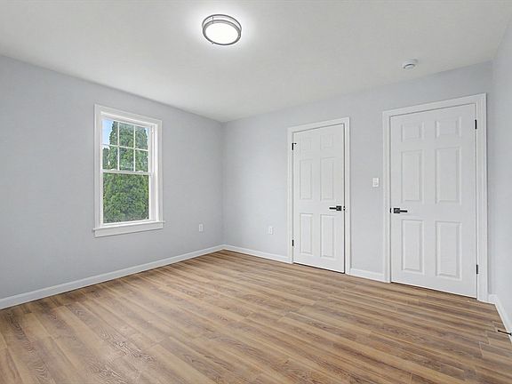 5th image of 298 King St