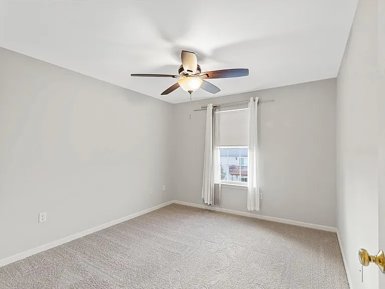 233 Thrush Dr — Photo 24