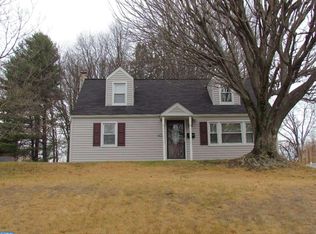 331 Surrey Ln, Hatboro, PA 19040