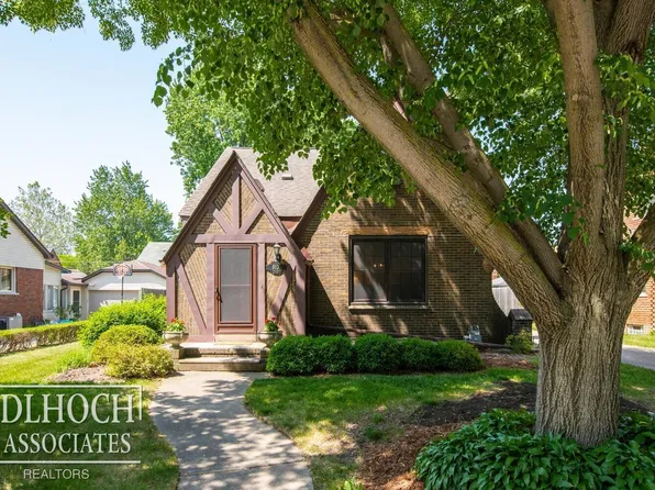 813 Loraine St, Grosse Pointe, MI 48230