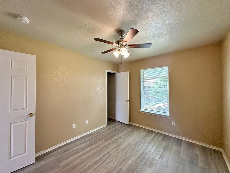 1704 Spring Rose Cir — Photo 12