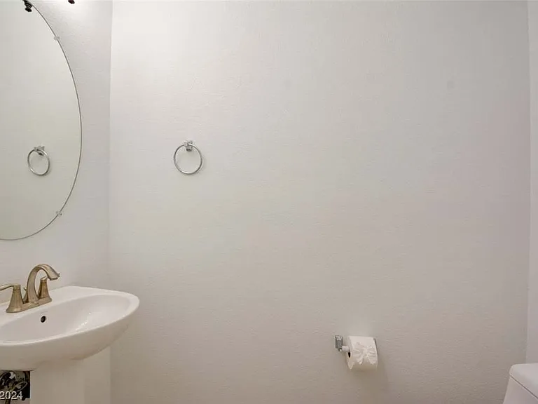 4736 Killington St — Photo 5