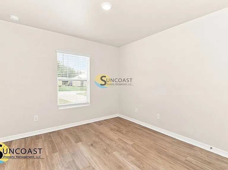 306 Urbana St — Photo 22