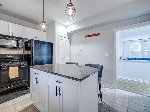 4th image of 3332 W Belden Ave #2N