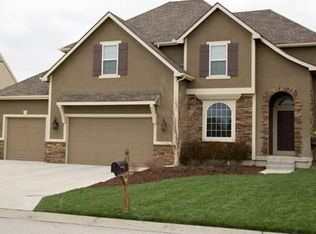 2206 Country Dr, Eudora, KS 66025