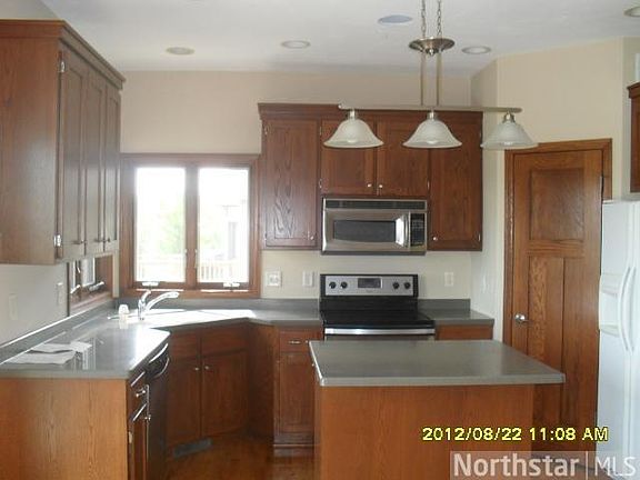 4th image of 519 Heritage Trl NE