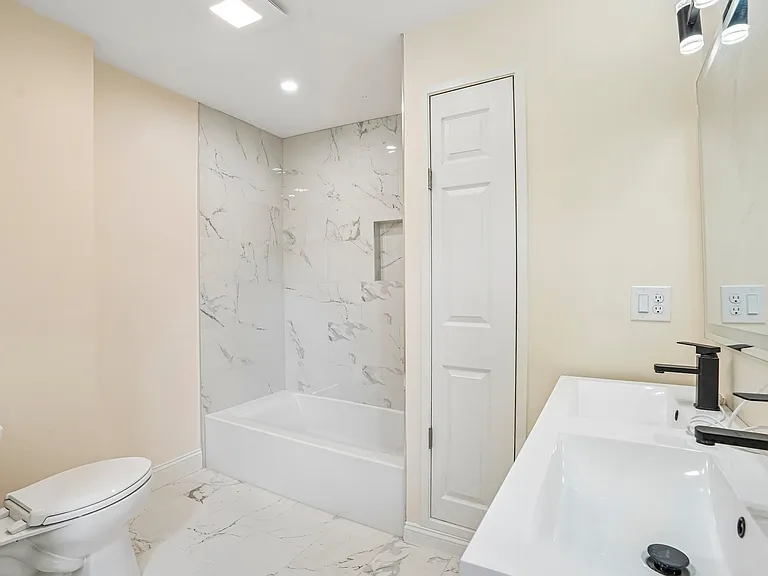 559 Winthrop St — Photo 18