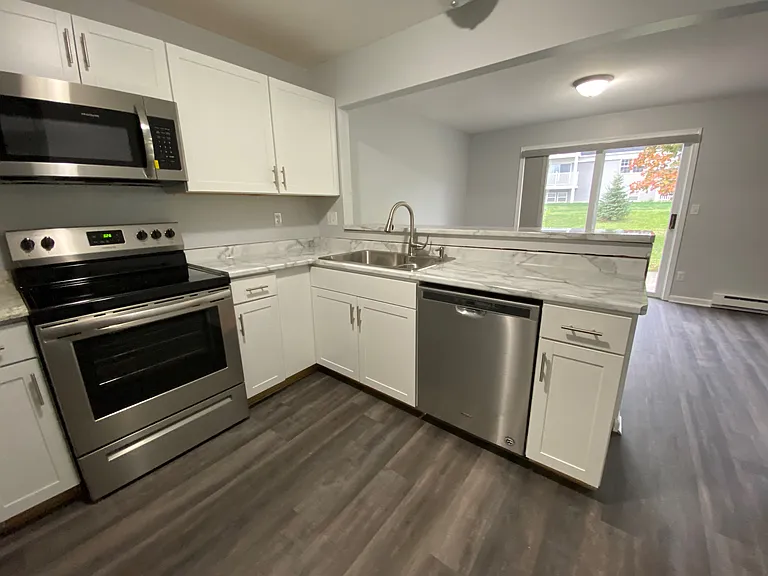 366 S Pearl St — Photo 7