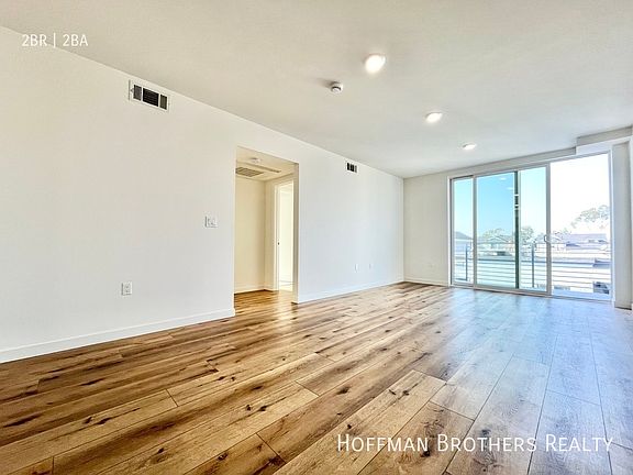 5th image of 5227 Willowcrest Ave #305
