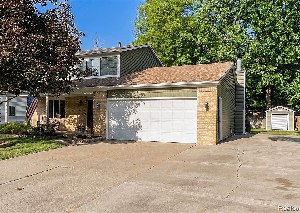 1st image of 5279 Crestwood Dr