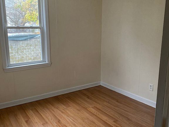 4th image of 94 Bellevue Ave APT 2