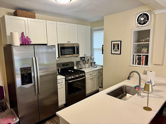 Newly remodeled kitchen.