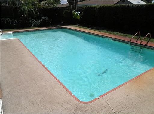 4th image of 19859 Gardenia Dr
