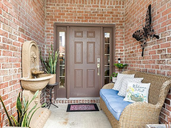 3rd image of 114 Maddox St