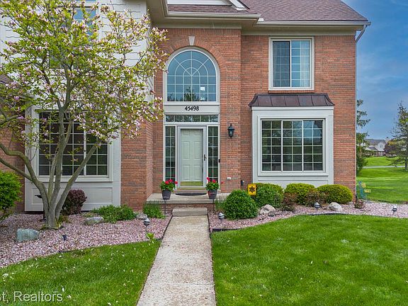 2nd image of 45498 Muirfield Dr