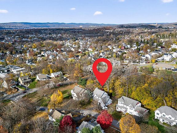 4th image of 9 Exeter Circle