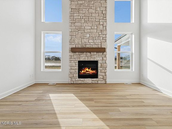 2nd image of 112 Kinloch Dr