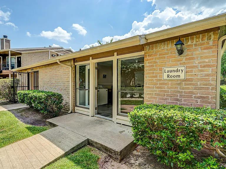 The Park @ Live Oak Apartments — Photo 5