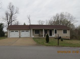 105 Oak Crest Dr, Tennessee Ridge, TN 37178