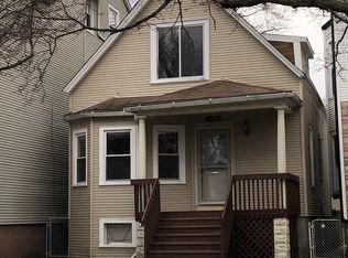 2435 W Berteau Ave, Chicago, IL 60618
