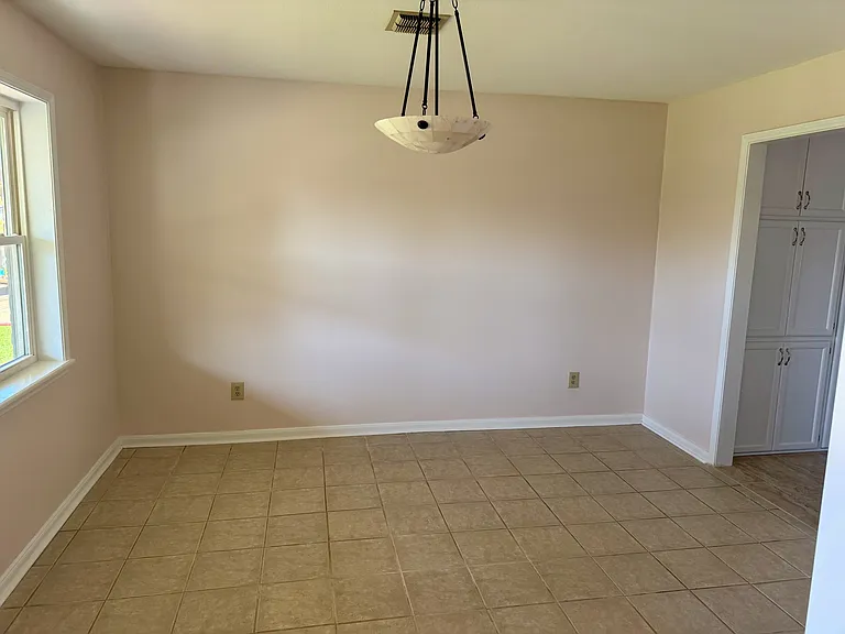 1109 Sally Anne Dr — Photo 3
