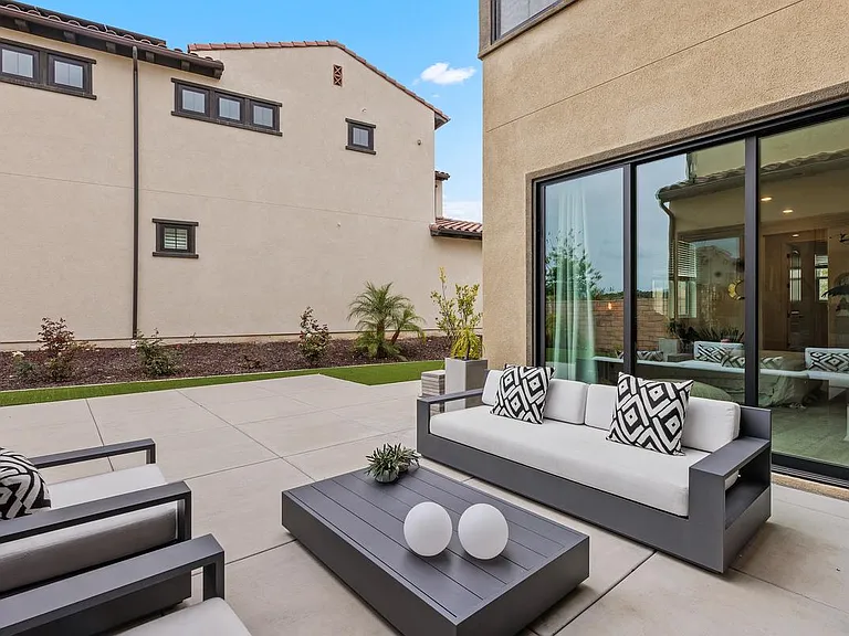 6640 Solterra Vista Pkwy — Photo 30
