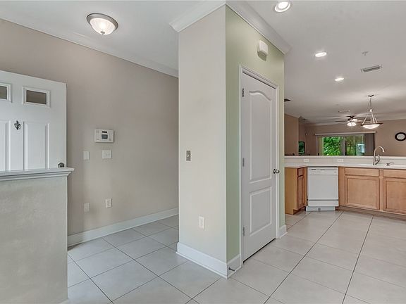 5th image of 96197 Stoney Dr #1706