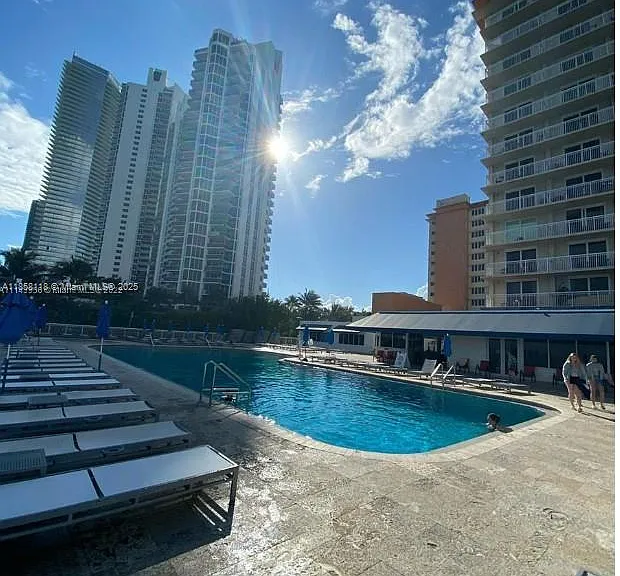 19201 Collins Ave #611 — Photo 19