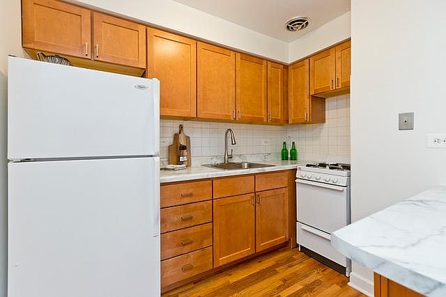1st image of 5958 N Kenmore Ave APT 310