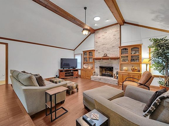 5th image of 1906 Grayfalcon Dr