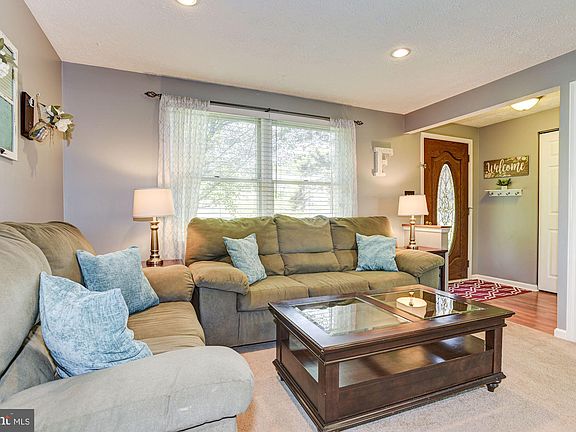 3rd image of 8195 Mountain Estate Ct