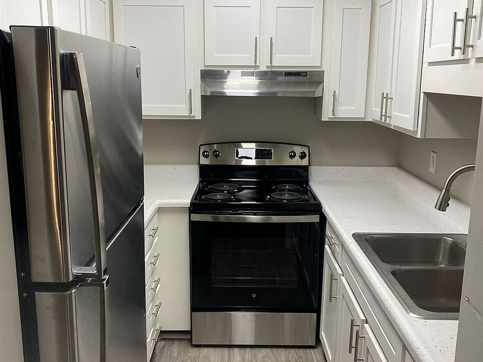 1st image of 1920 Bowater Dr #B6