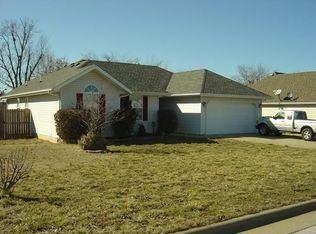1631 S Burks Ave, Springfield, MO 65807