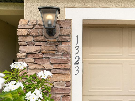 5th image of 1323 Hailey St