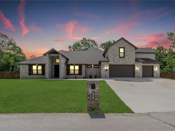 12431 Wildwood Dr, Rogers, AR 72756