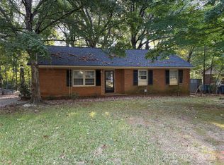 10201 Starwood Dr, Charlotte, NC 28215
