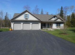 15187 Harmony Ln, Cheboygan, MI 49721
