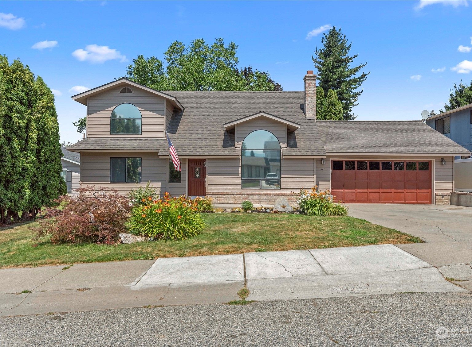 627 12th Street NE, East Wenatchee, WA 98802 Zillow