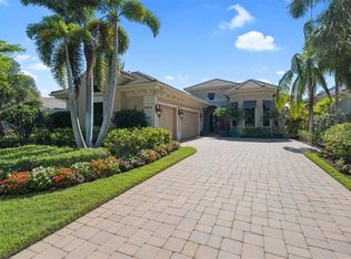 29018 Blaisdell Dr, Naples, FL 34119