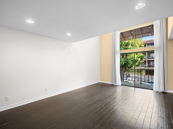 5th image of 323 N Jackson St APT 119