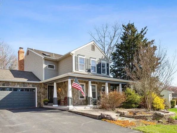 202 Markwood Dr, Sterling, VA 20165