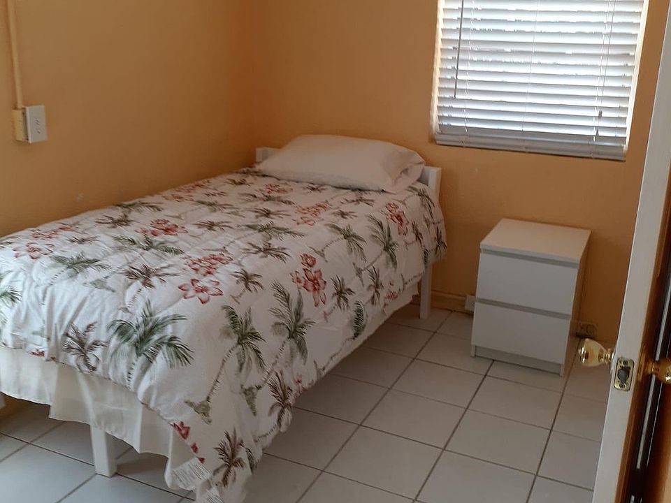 2nd image of 1560 Marseille Dr #A
